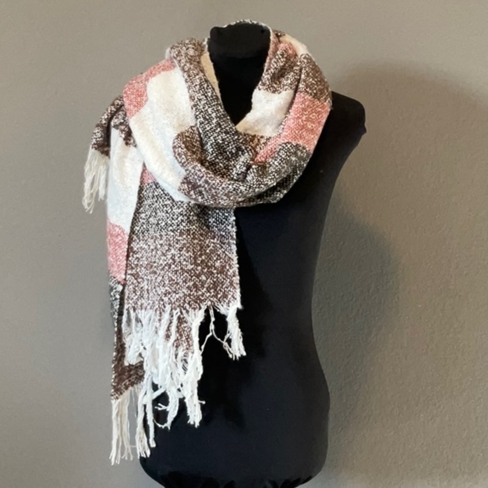 NWOT tassel scarf